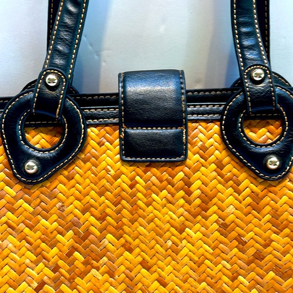 Vintage Etienne Aigner Purse - Picture 7 of 11